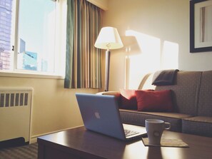 Televisión LCD de 32 pulgadas con canales por cable y televisión