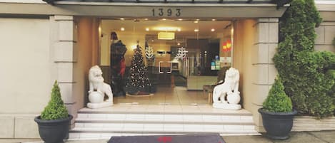 숙박 시설 입구