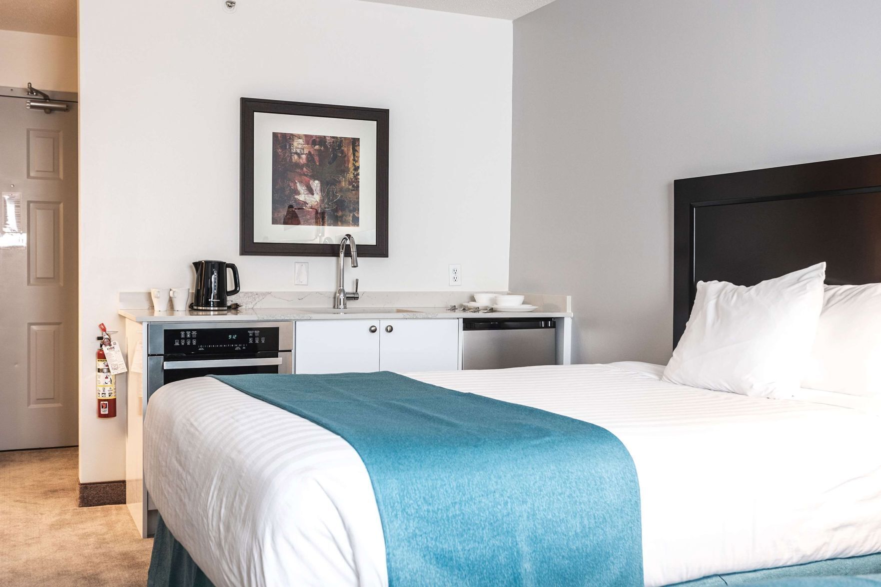 Premium bedding, in-room safe, desk, blackout curtains