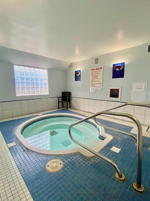 Indoor spa tub