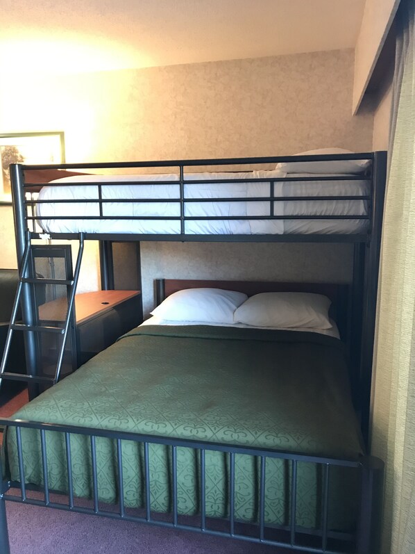 Room, Multiple Beds, Non Smoking