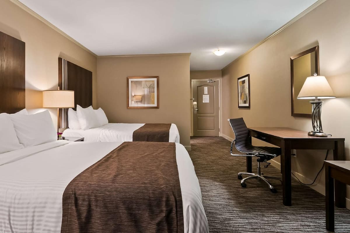 Desk, blackout drapes, iron/ironing board, free WiFi