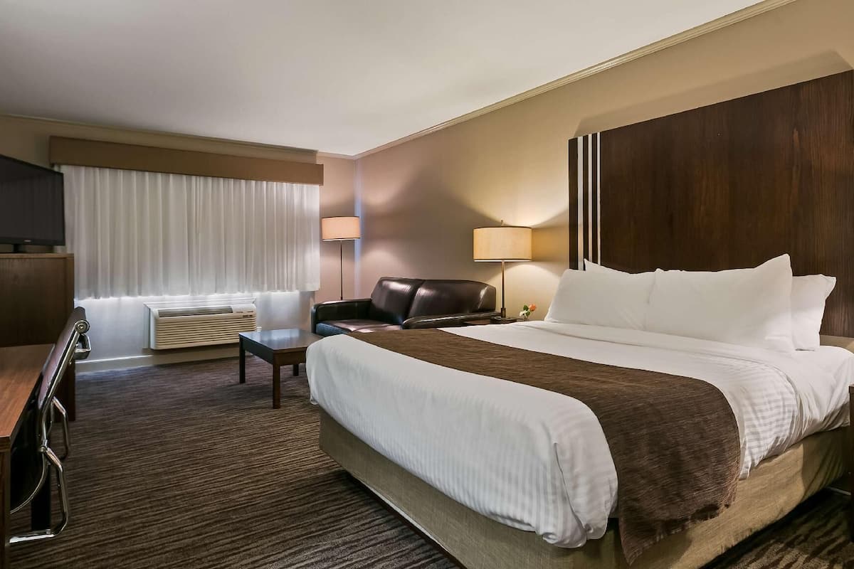 Desk, blackout drapes, iron/ironing board, free WiFi