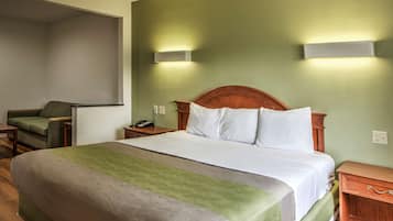 Escritorio, tabla de planchar con plancha, wifi gratis y ropa de cama