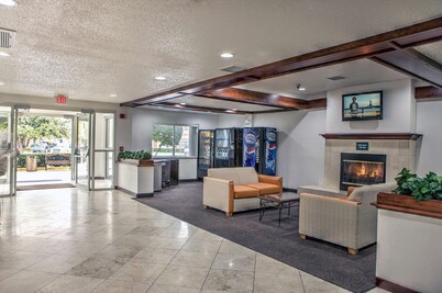 Motel 6 Dallas, TX - Northwest