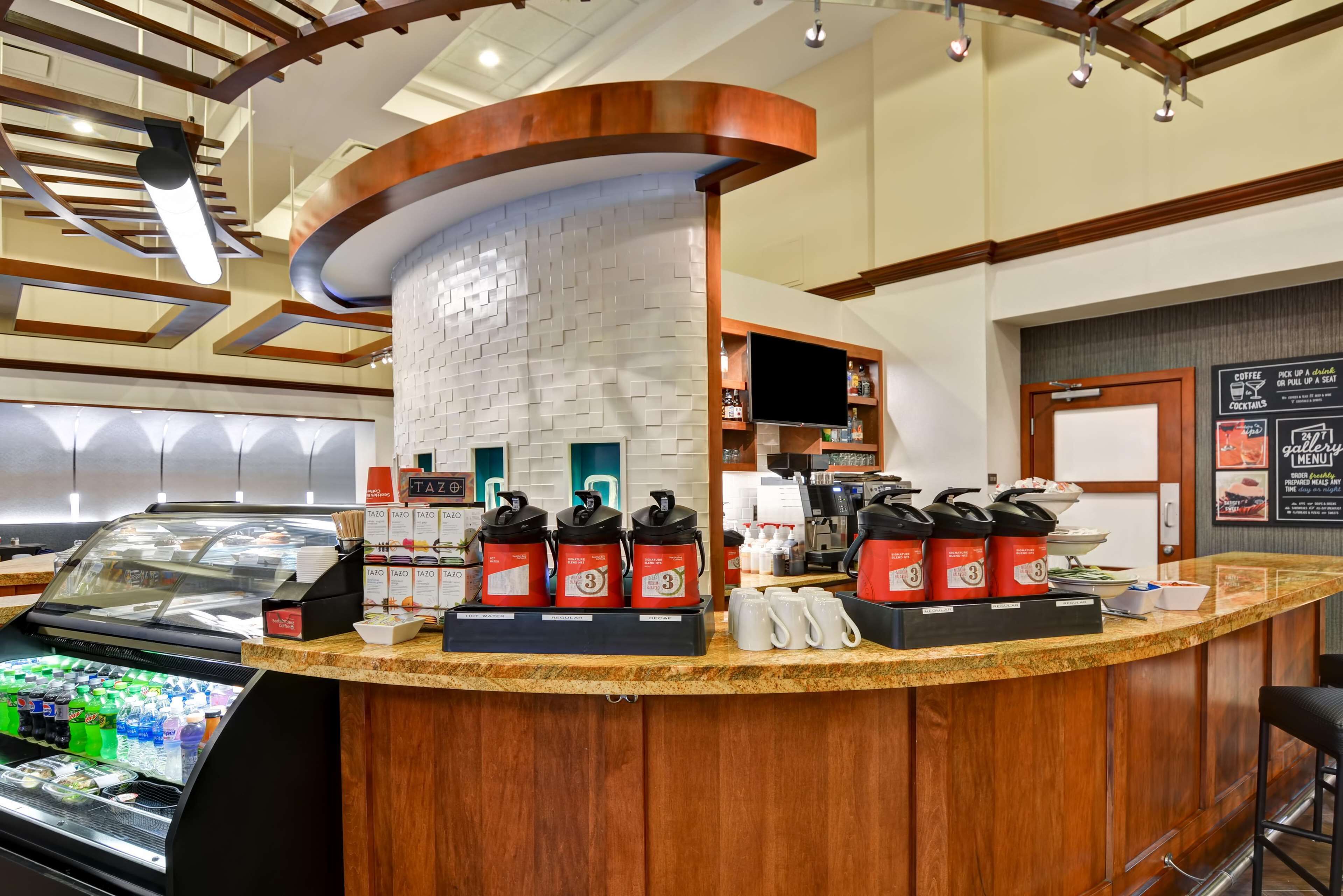 lunch and dinner served, american cuisine