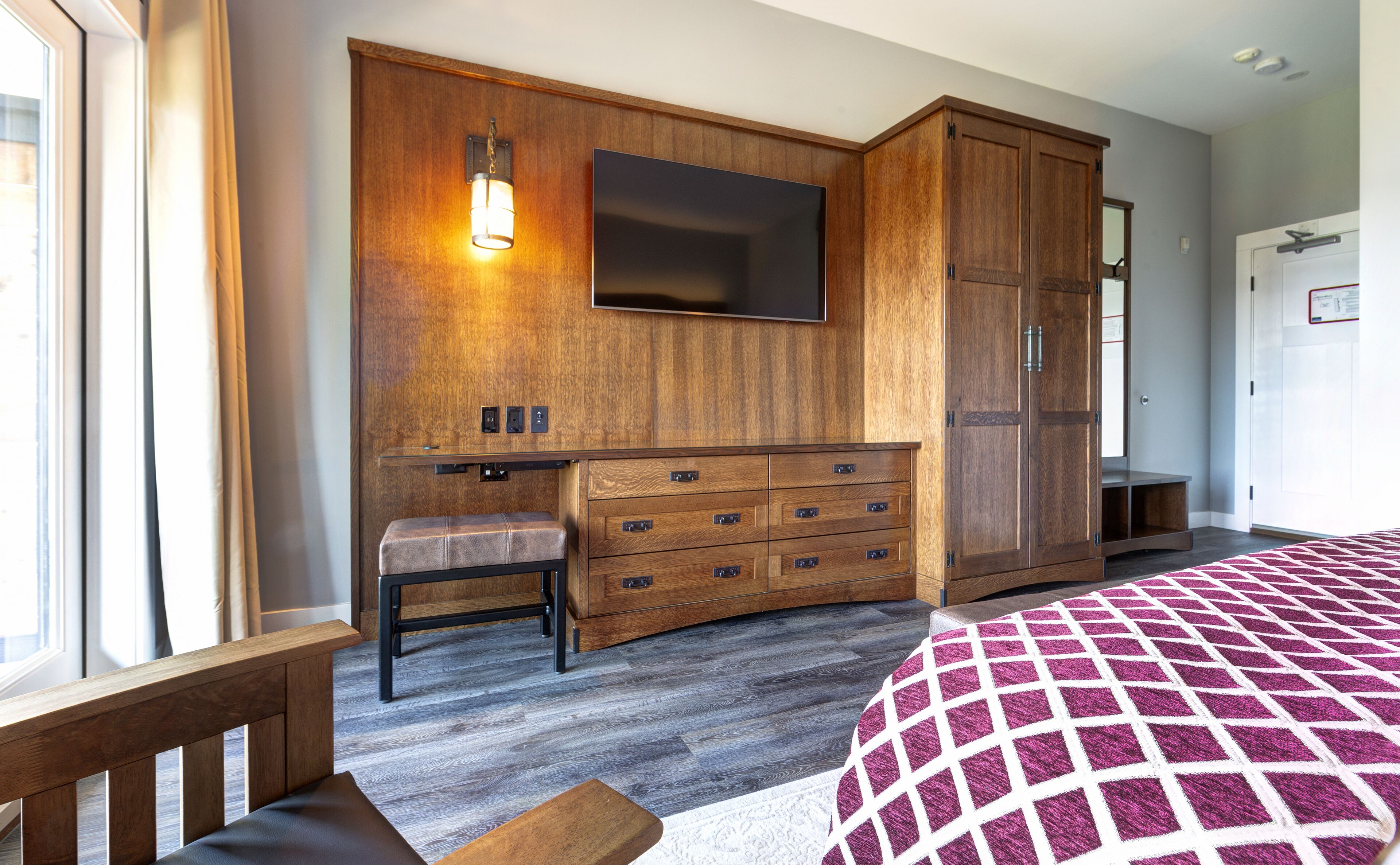 deluxe room, partial ocean view, garden area | premium bedding, in-room safe, laptop workspace, iron/ironing board