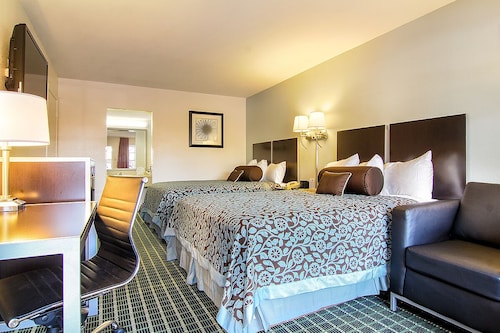 Days Inn by Wyndham Market Center Dallas Love Field