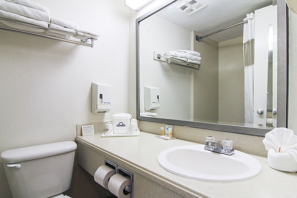 Photo - Days Inn by Wyndham Market Center Dallas Love Field