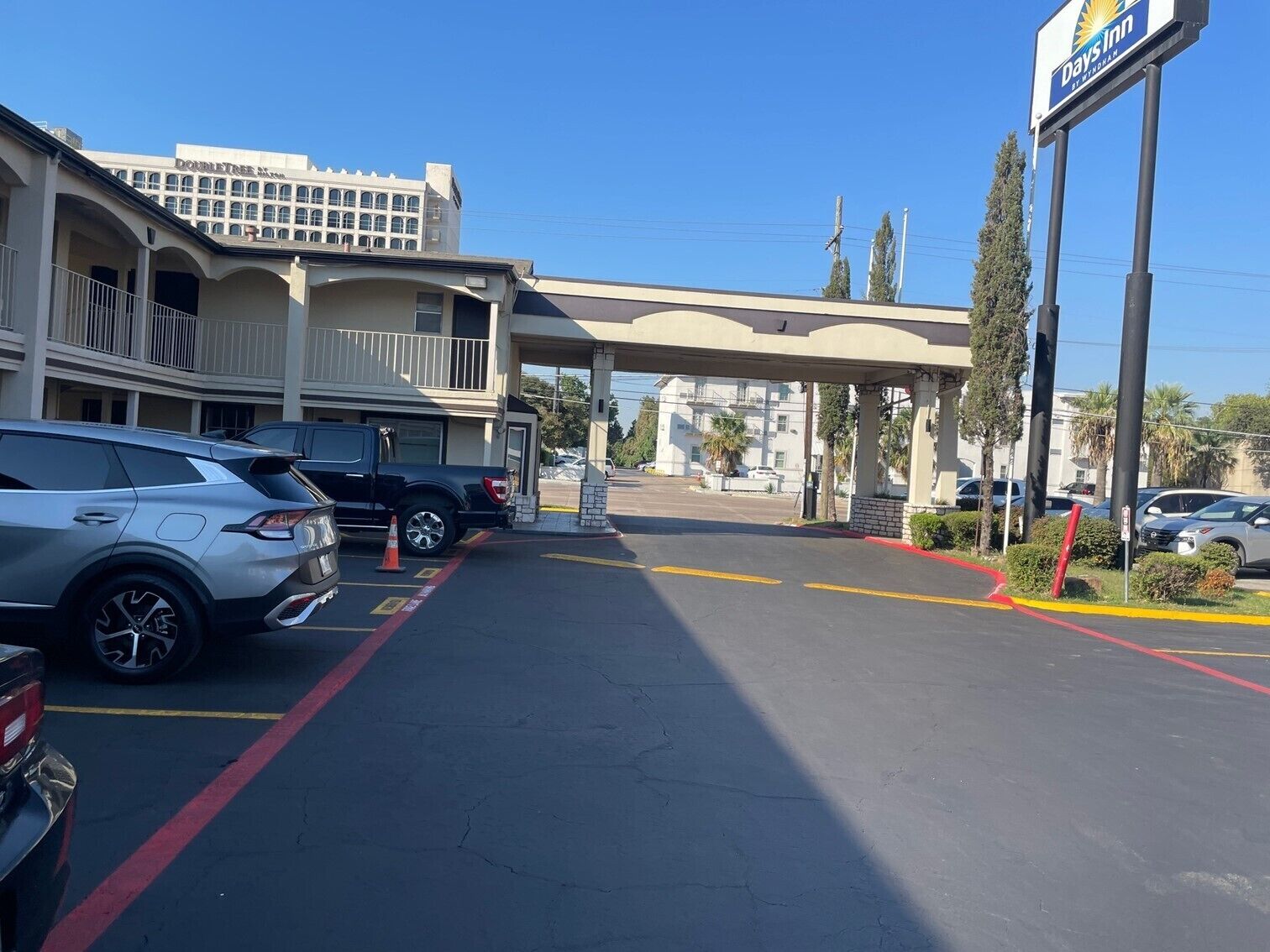 Photo - Days Inn by Wyndham Market Center Dallas Love Field