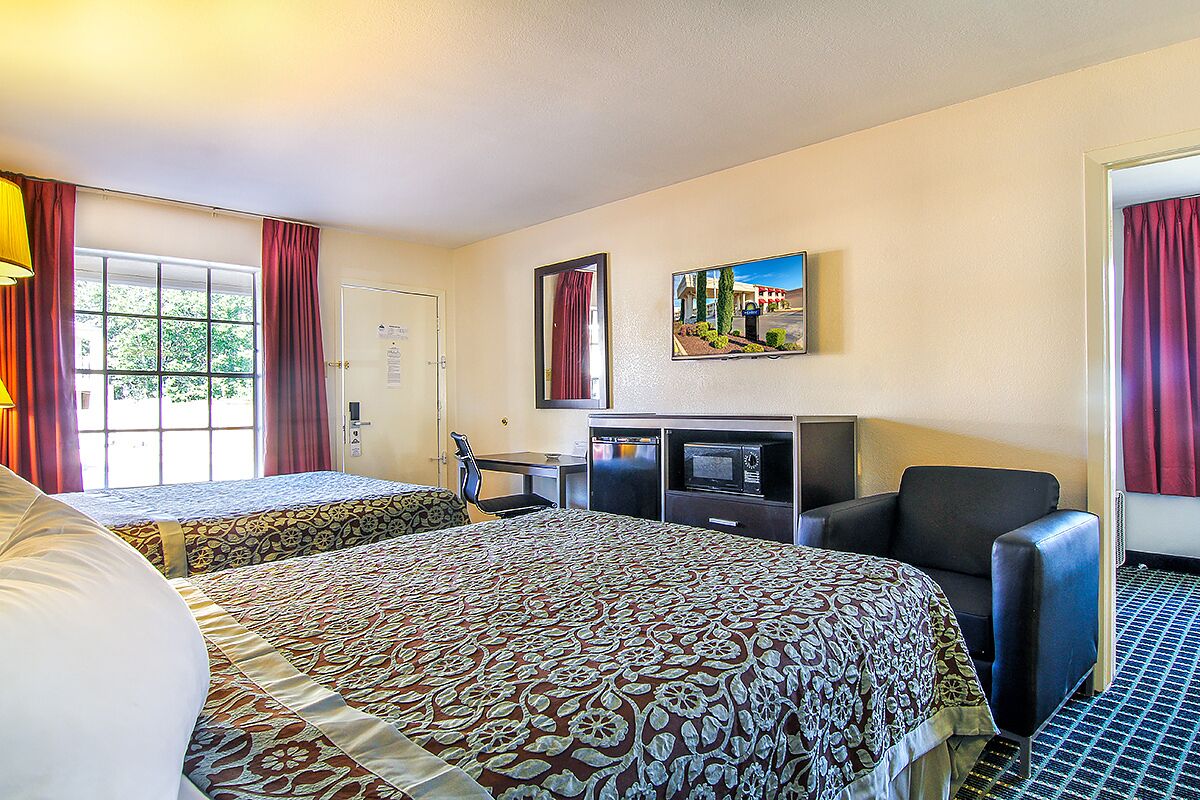 Photo - Days Inn by Wyndham Market Center Dallas Love Field