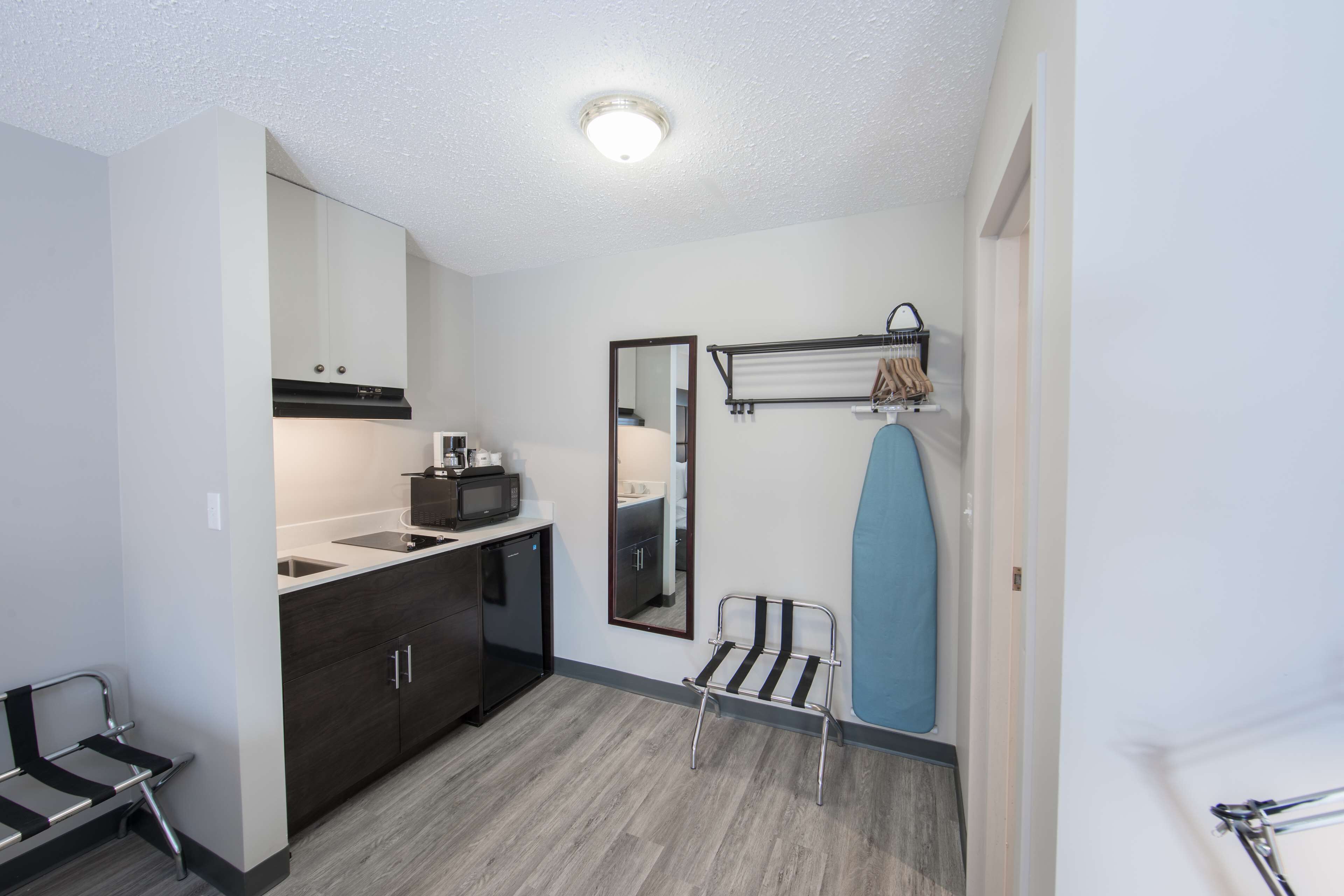Premium bedding, Select Comfort beds, laptop workspace