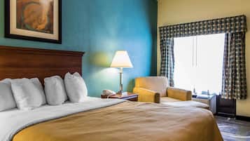 Surmatelas, coffres-forts dans les chambres, bureau, rideaux occultants