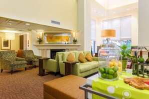Reception - Hilton Garden Inn Dallas/Market Center (Dallas)