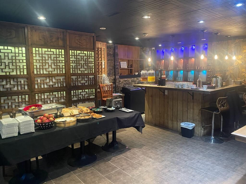 Café da manhã para viagem grátis todos os dias