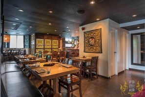 Restaurant - Hotel de Paris (Montreal)