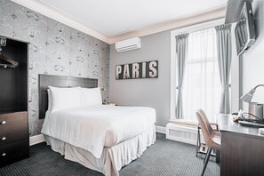 Budget Room, 1 Double Bed  | Premium bedding, individually decorated, individually furnished, desk - Hotel de Paris (Montreal)