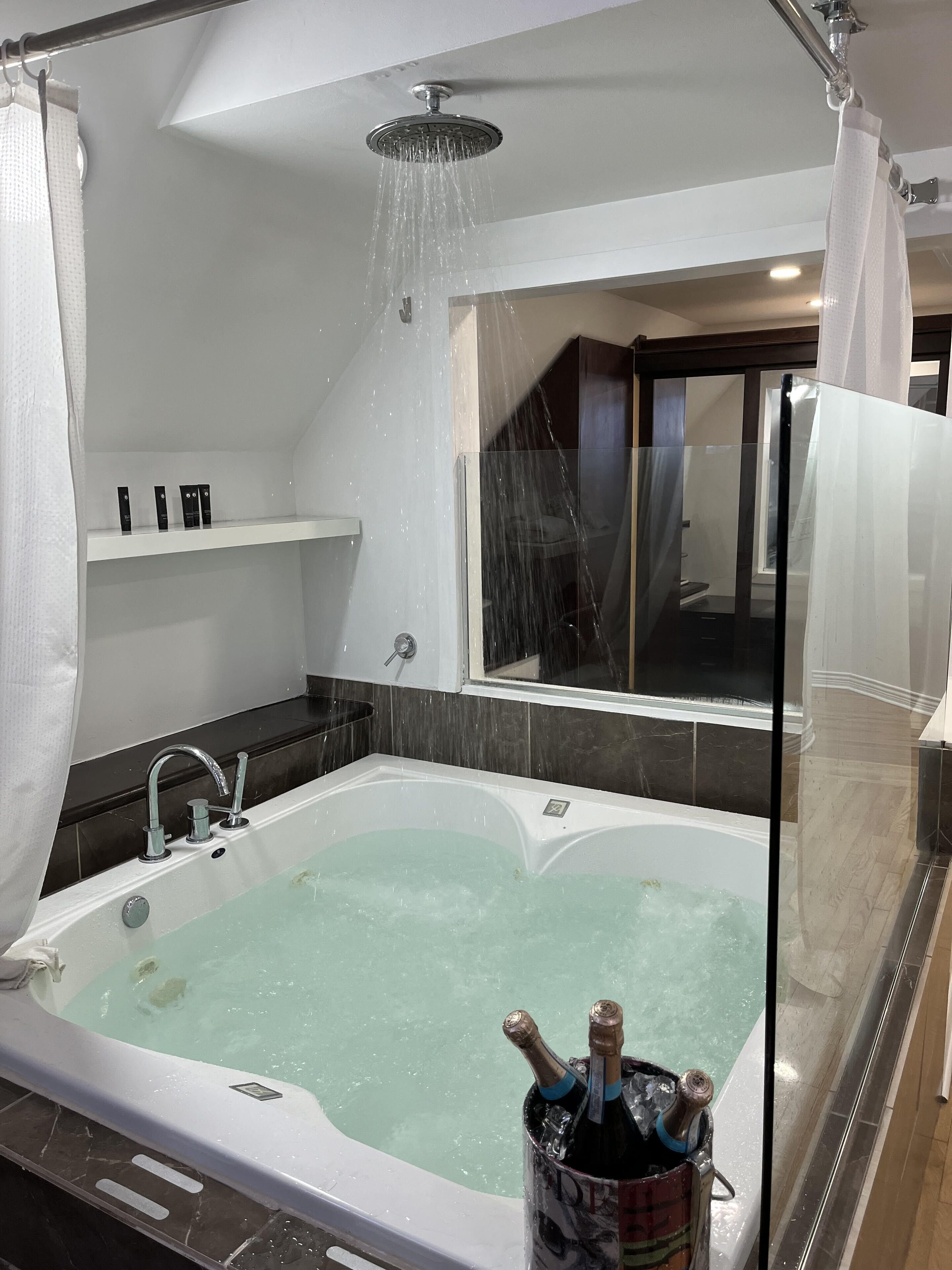 Photo - Hotel de Paris Montreal