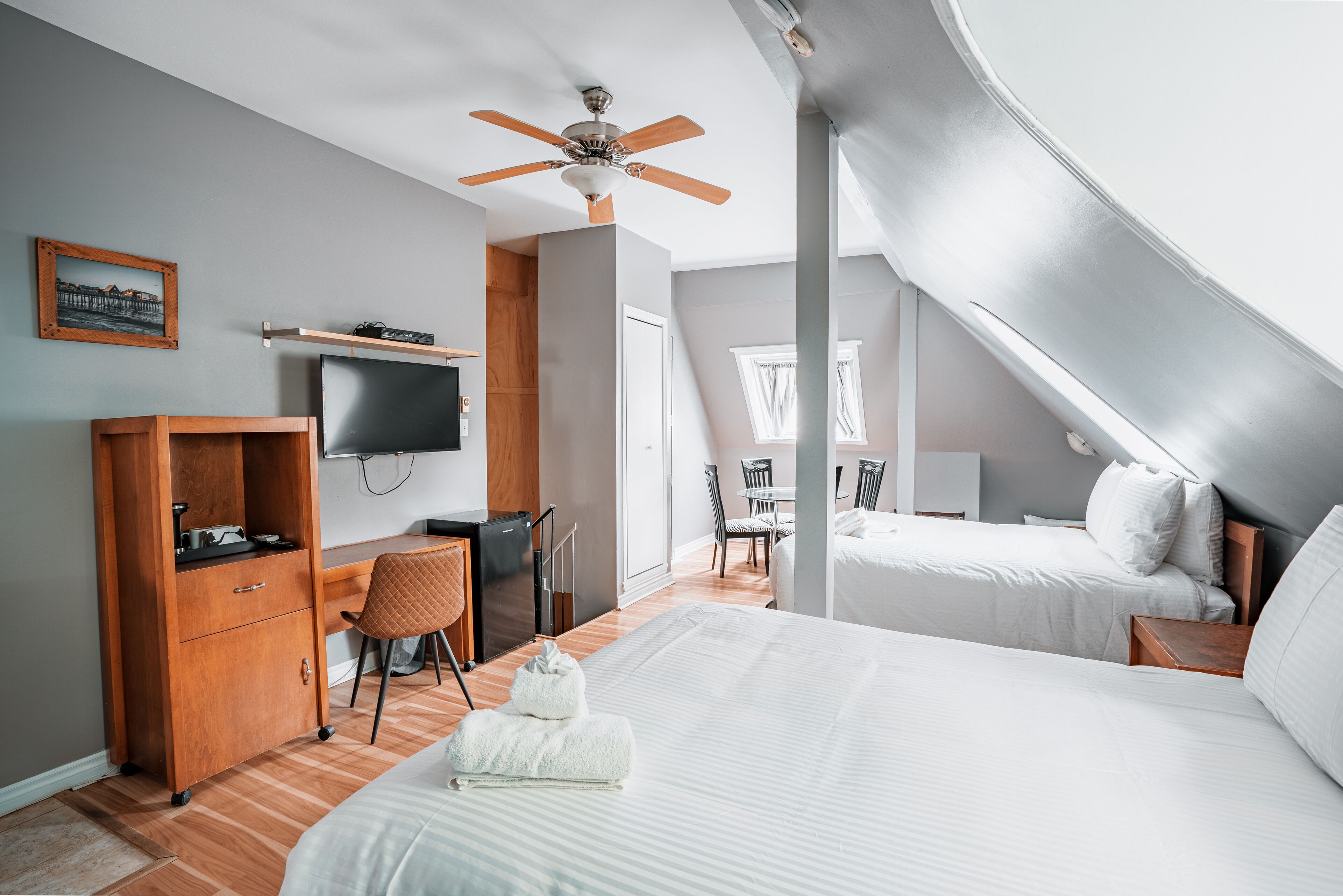 Photo - Hotel de Paris Montreal