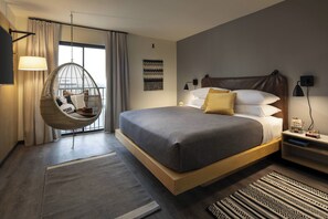 Premium bedding, in-room safe, blackout drapes, free WiFi