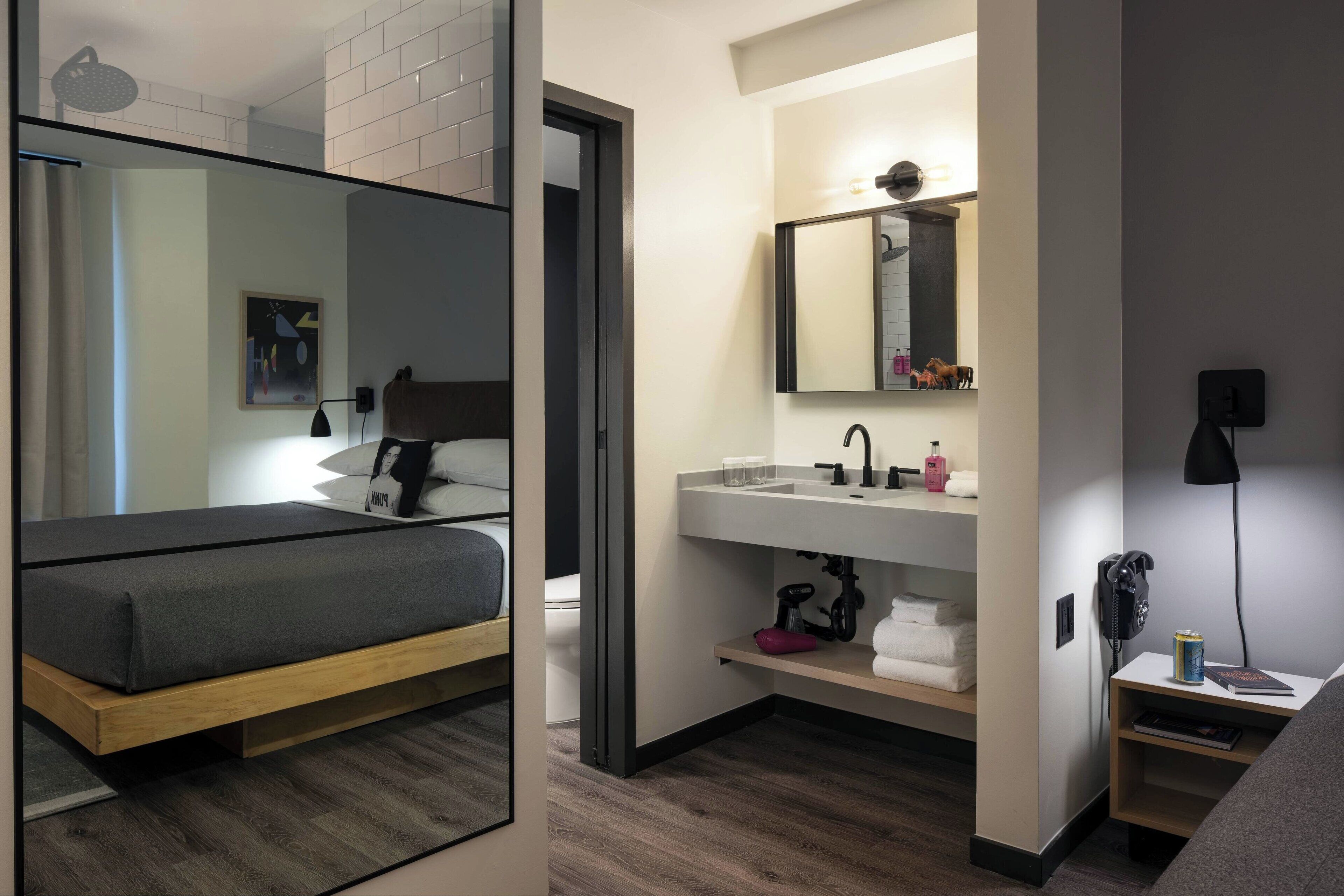 雨淋花灑、名牌梳洗用品、風筒、提供毛巾