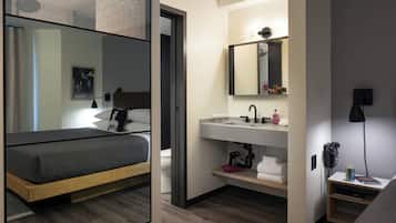 Vòi sen phun mưa, đồ dùng nhà tắm được thiết kế riêng, máy sấy tóc