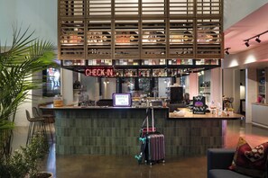Lobby - MOXY Memphis Downtown (Memphis)