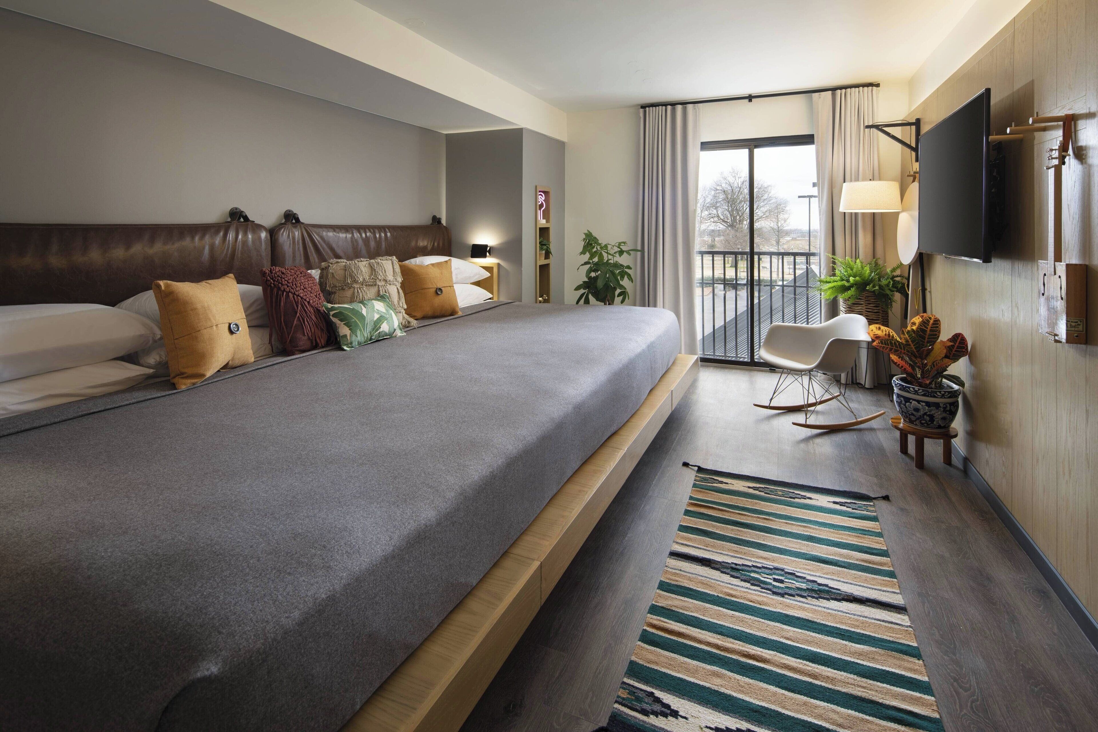 Literie de qualité, coffre-fort, rideaux d’obscurcissement