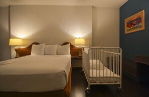Standard Room, 1 Queen Bed | Room amenity - Hotel Casino Morelia (Morelia)