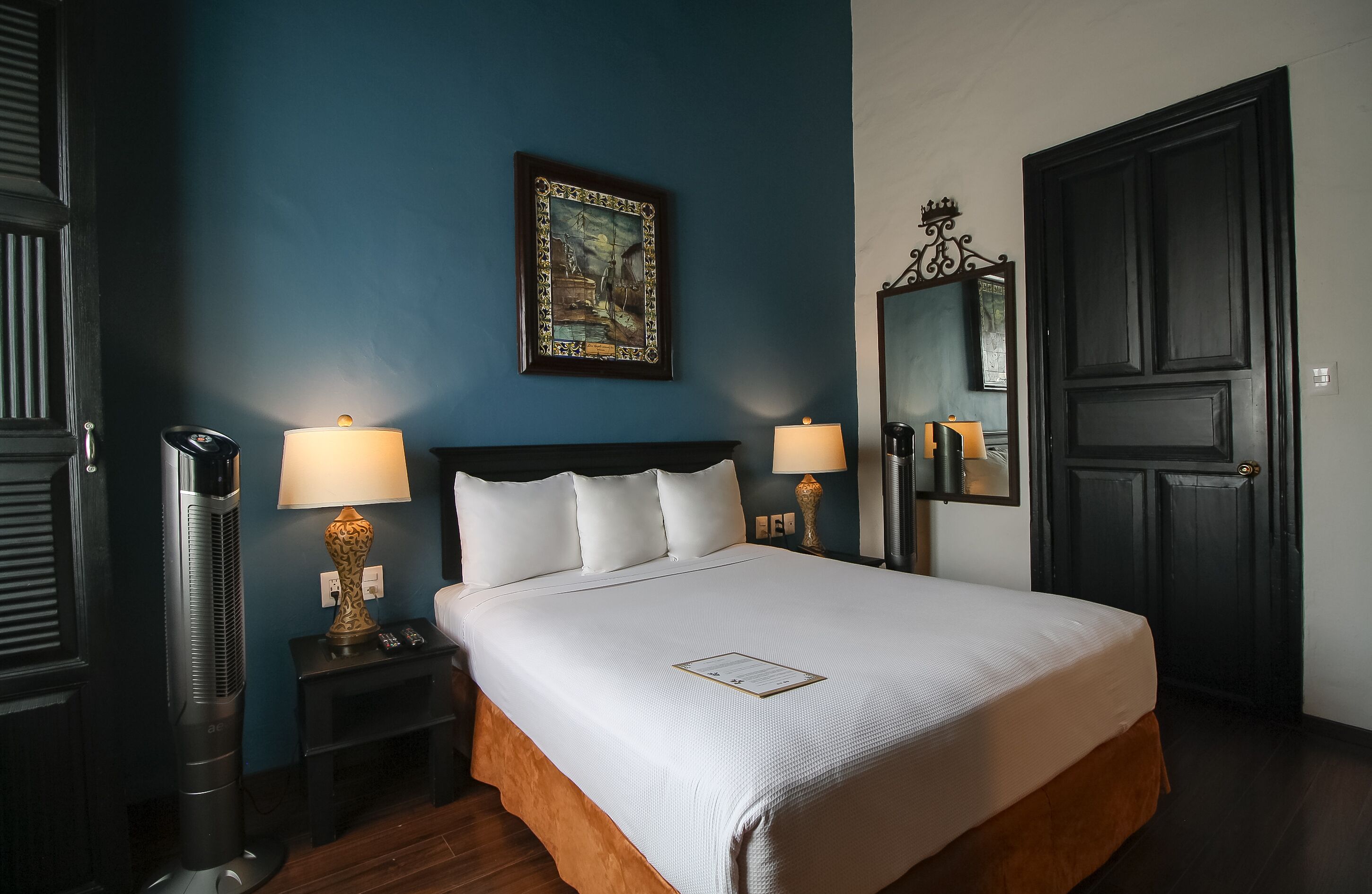 Standard Room, 1 Queen Bed, Balcony | Premium bedding, desk, blackout drapes, iron/ironing board
