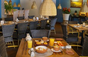 Daily continental breakfast for a fee - Hotel Casino Morelia (Morelia)