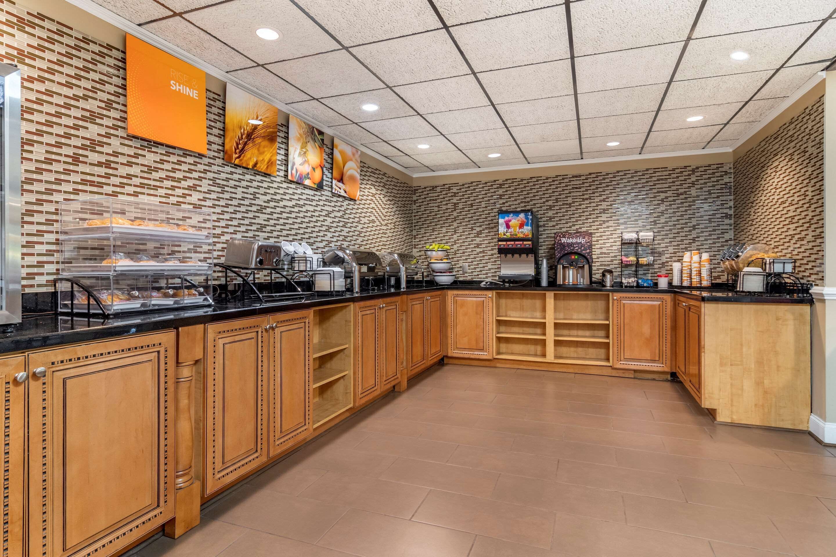 รวมอาหารเช้าแบบบุฟเฟ่ต์