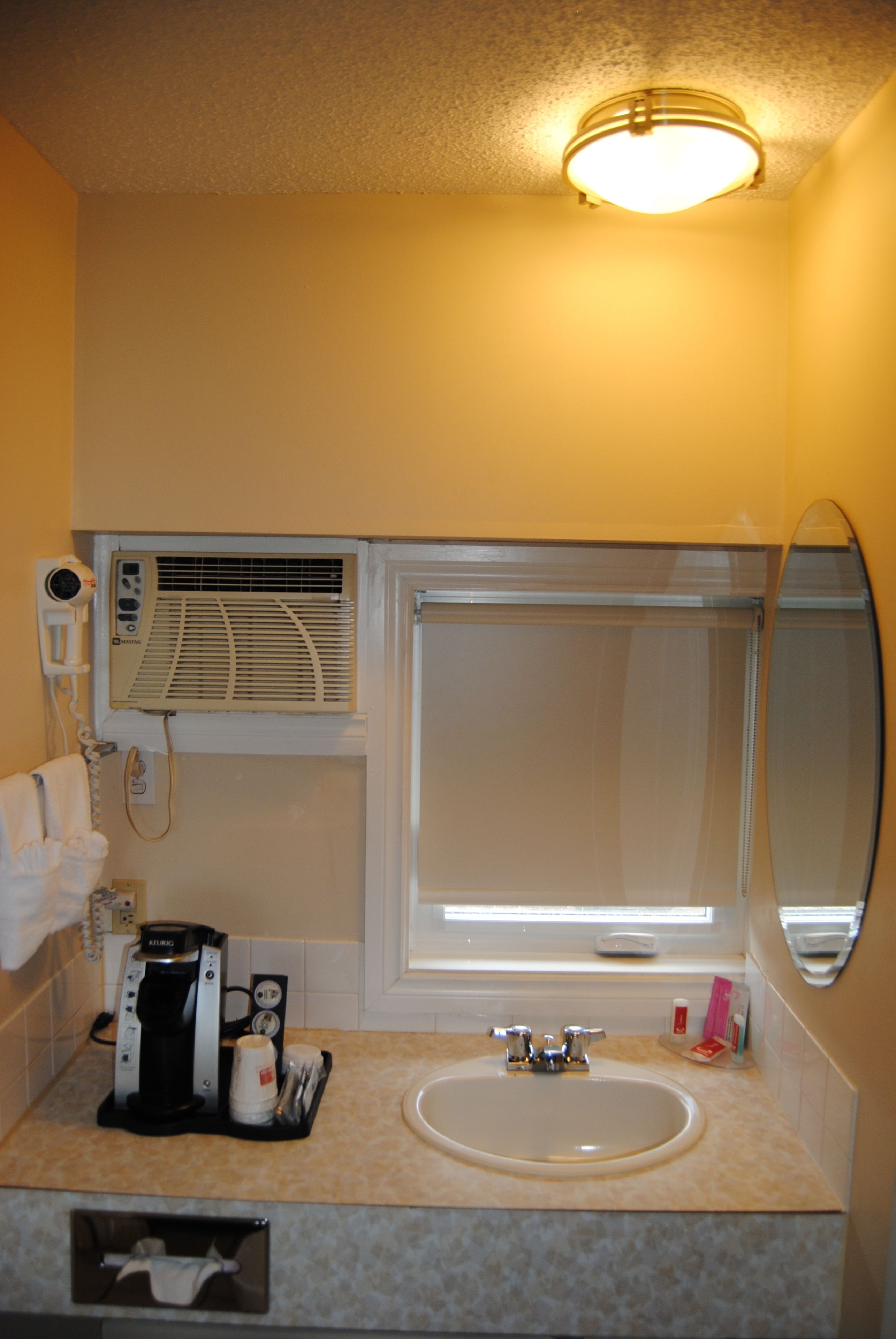 Photo - Economy Inn