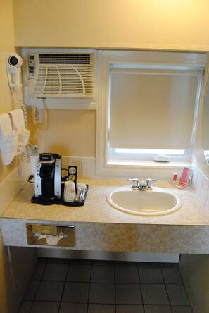 Bathroom sink