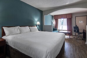 مكتب وواي فاي مجانًا وملاءات أسرّة