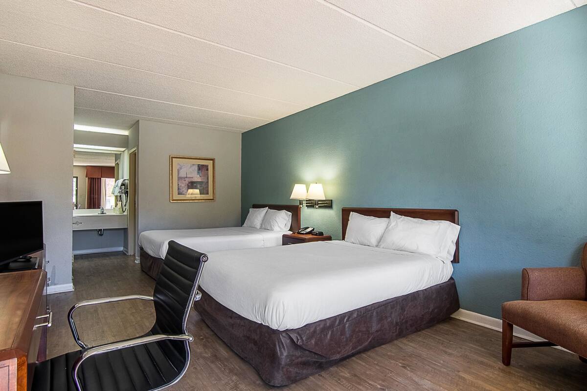 Standard Room, 2 Queen Beds, Non Smoking | Desk, WiFi (free), bed sheets