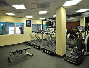 Fitness facility - Hampton Inn & Suites by Hilton Calgary-Airport (Calgary)