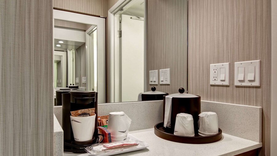 Hampton Inn & Suites by Hilton Calgary-Airport