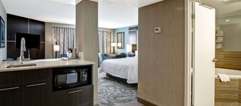 Hampton Inn & Suites by Hilton Calgary-Airport