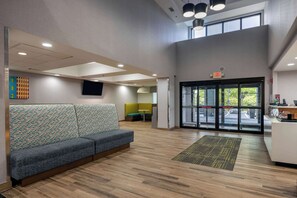 Lobby - Hampton Inn & Suites Alpharetta Roswell (Alpharetta)