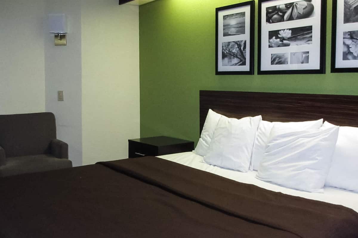 Ropa de cama de alta calidad, escritorio y cortinas blackout