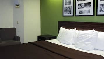 Seprai premium, meja kerja, tirai kedap cahaya, dan setrika/meja setrika