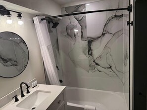 Room, 2 Queen Beds, Non Smoking | Bathroom - Ramada by Wyndham Albany GA (Albany)