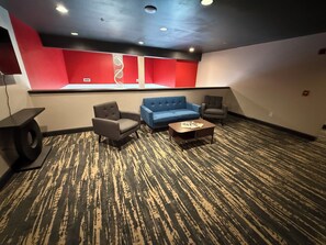 Flat-screen TV, pay movies - Ramada by Wyndham Albany GA (Albany)