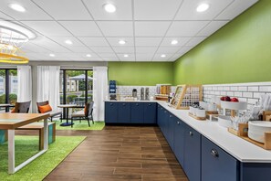 Breakfast area - Spark by Hilton Alpharetta Roswell (Alpharetta)