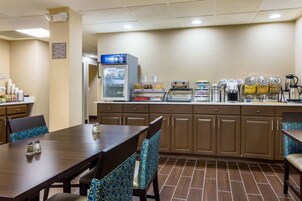 Desayuno continental incluido todos los días 