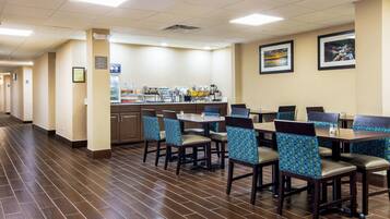 Free daily continental breakfast