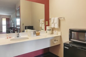 Premium Room, Multiple Beds | Bathroom sink