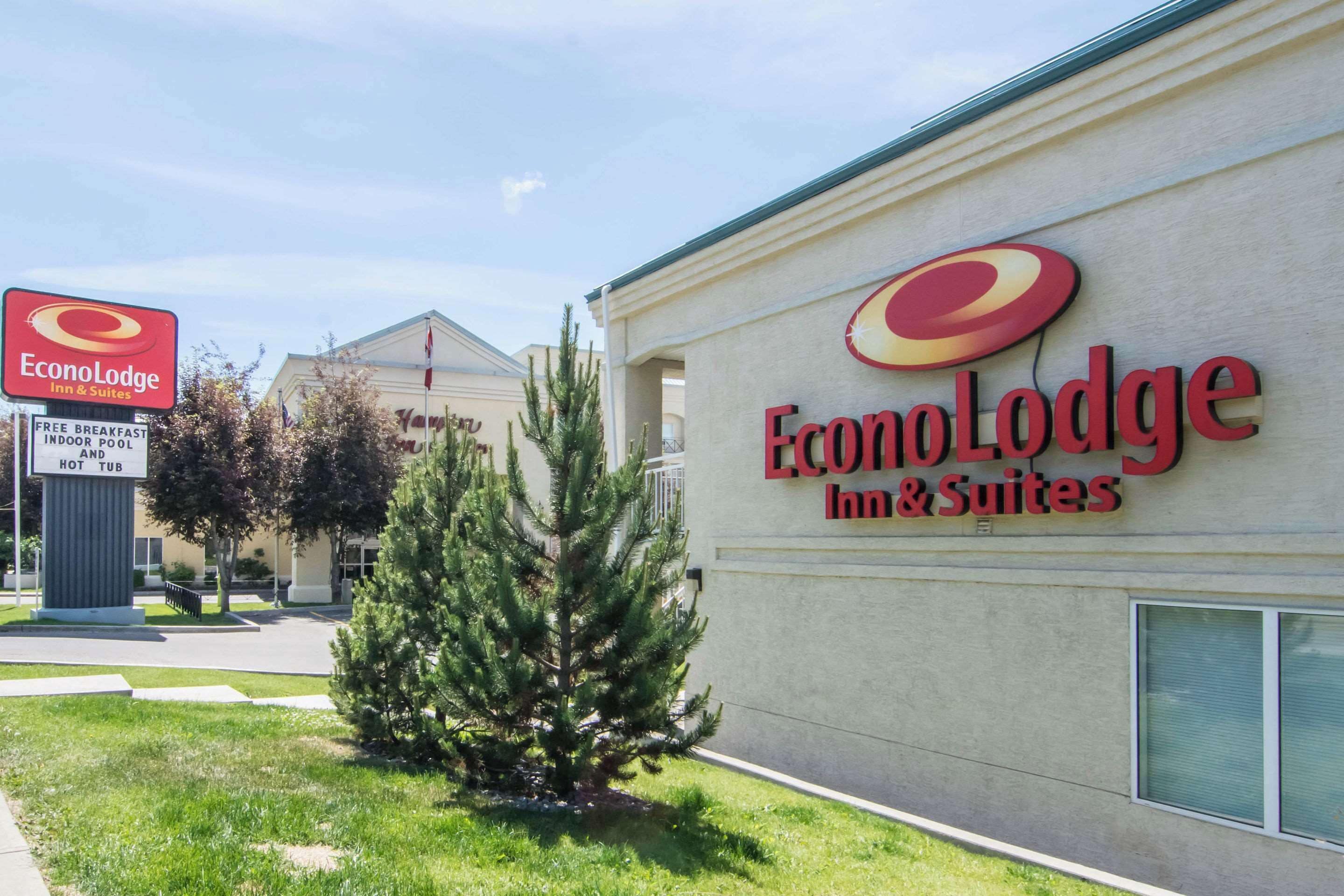 Foto - Econo Lodge Inn & Suites University