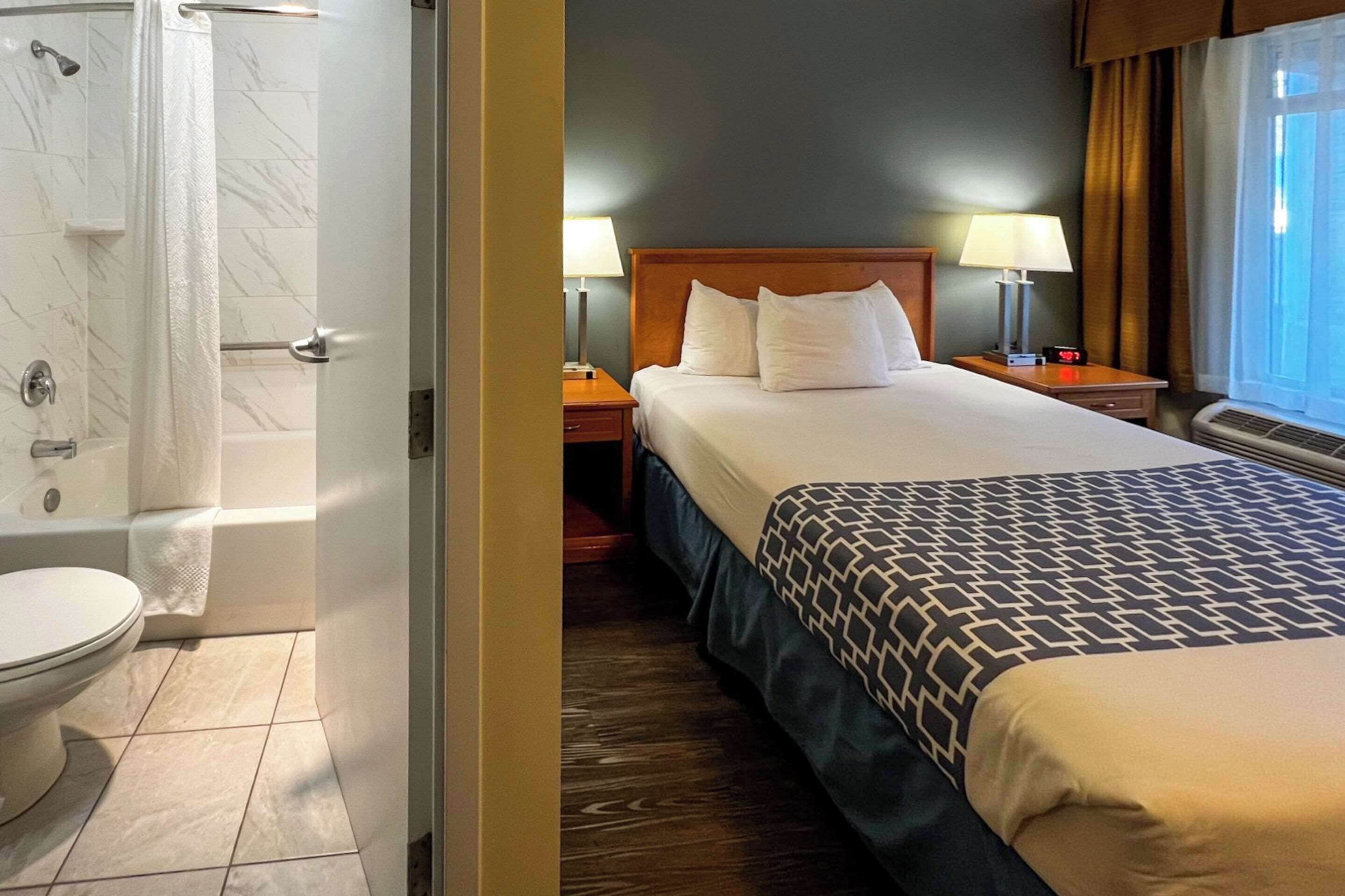 Foto - Econo Lodge Inn & Suites University